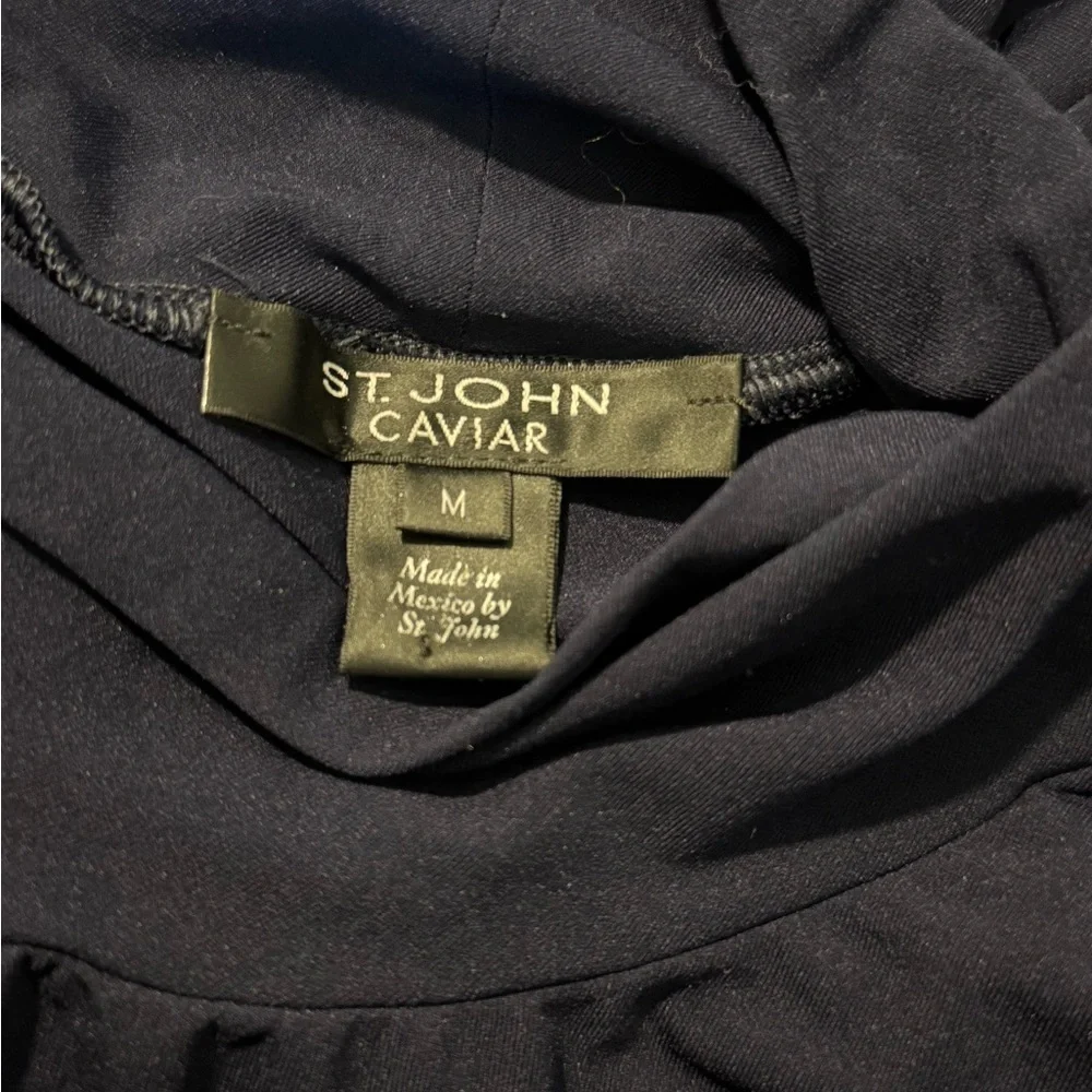 St. John Caviar  Long Sleeve Turtle Neck Sweater Navy Blue Size M Nylon/Spandex - Picture 3 of 4